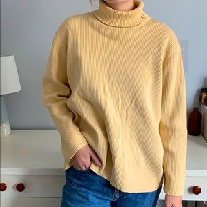 Yellow Ralph Lauren turtleneck 🐢